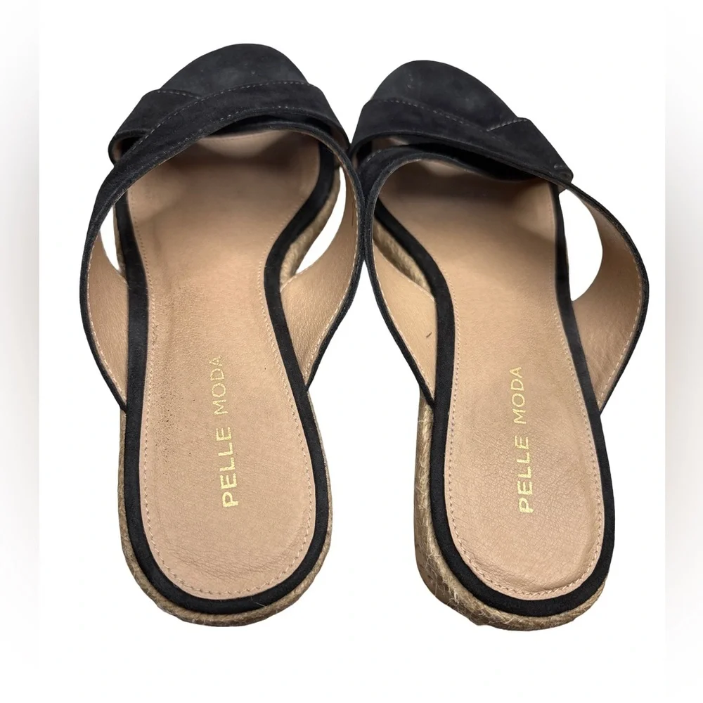 Pelle Moda Black and Tan Platform Espadrille Wedges 7.5